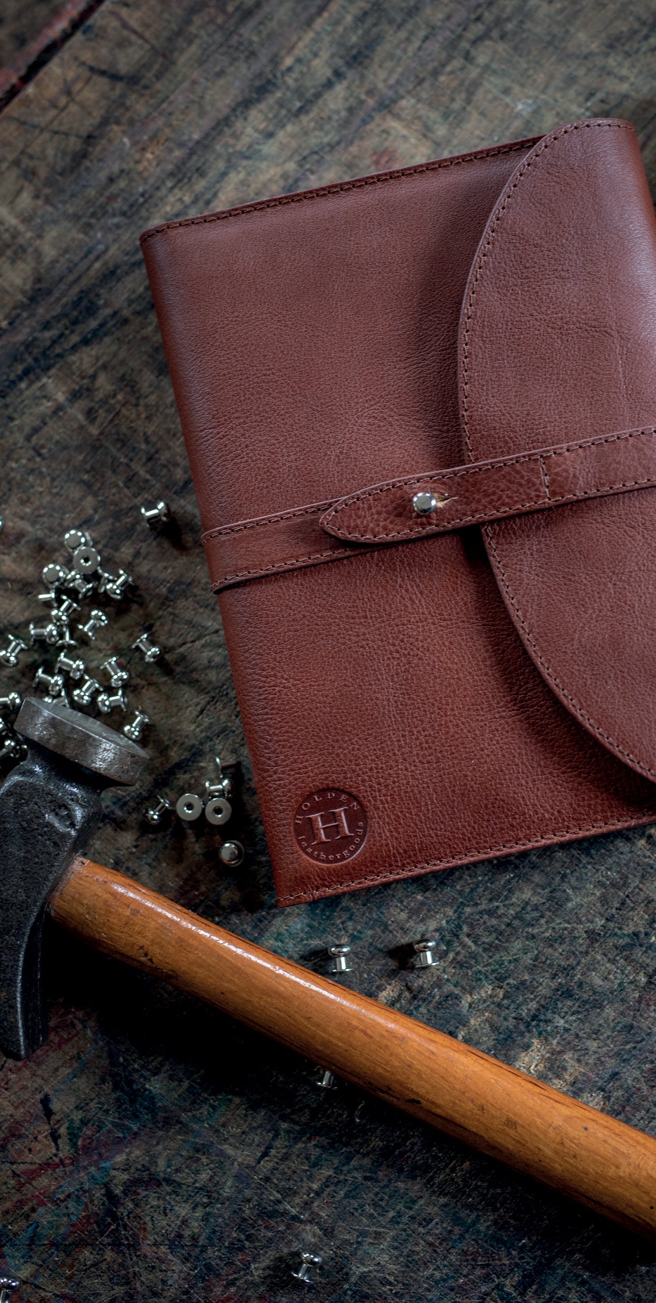 CHESTNUT GRAIN / Conor Holden